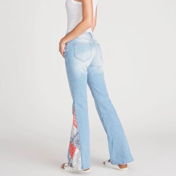 Driftwood Jeans Farrah Flare Patchwork Bandanna Print Insert Light Wash🆕NWT! - Picture 3 of 16